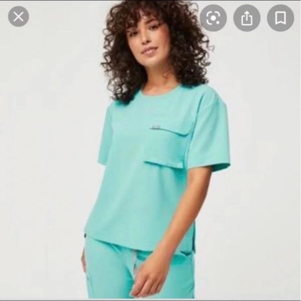 Figs Women's sea glass Short Sleeve Top